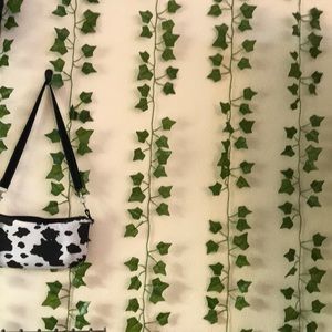 VINES FOR SALE! COMES WITH 12!